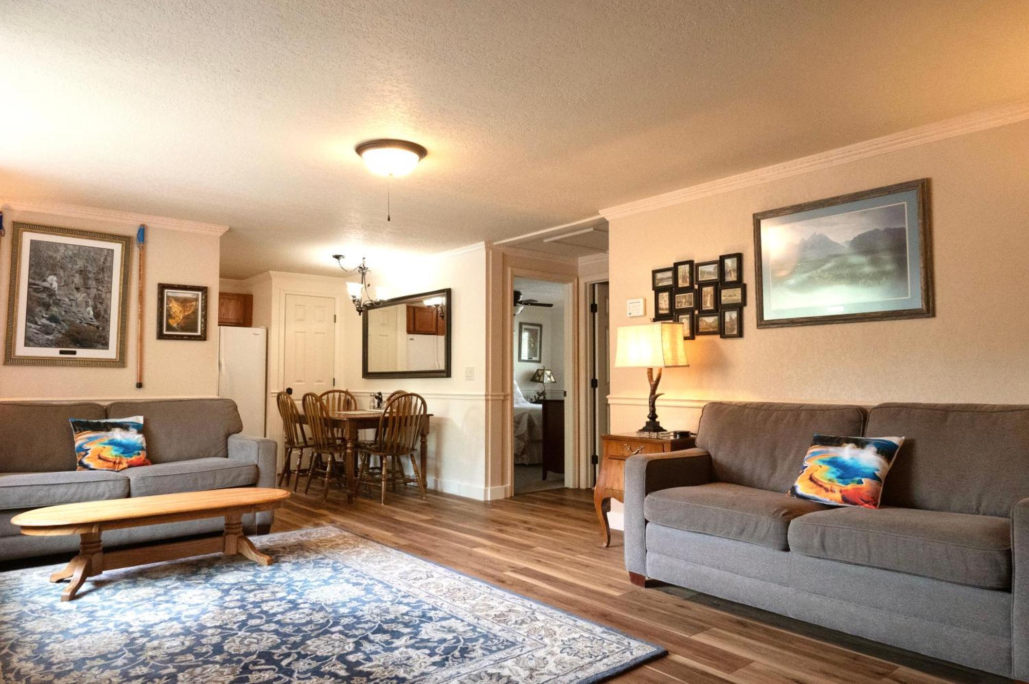 Yellowstone Gateway Inn Гардинър Екстериор снимка