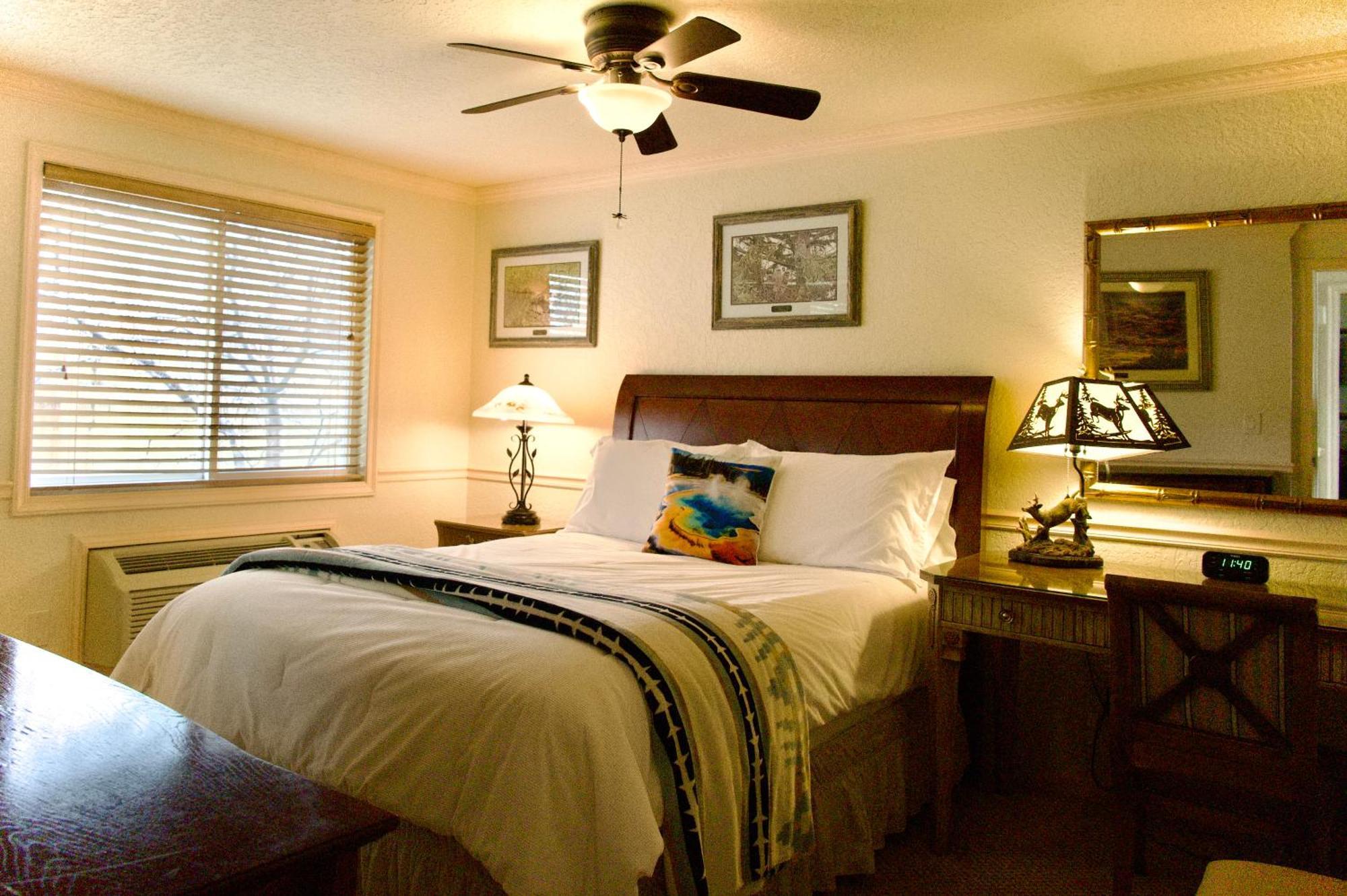 Yellowstone Gateway Inn Гардинър Екстериор снимка