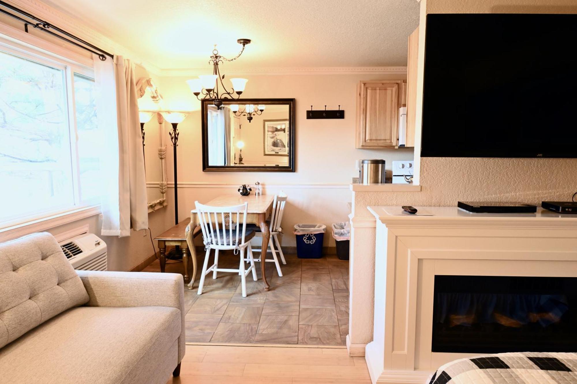 Yellowstone Gateway Inn Гардинър Екстериор снимка