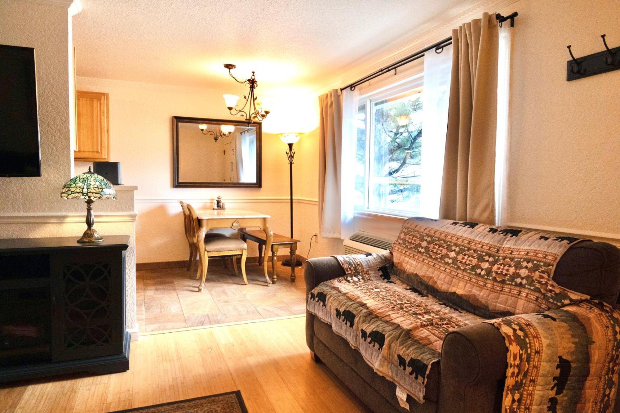 Yellowstone Gateway Inn Гардинър Екстериор снимка