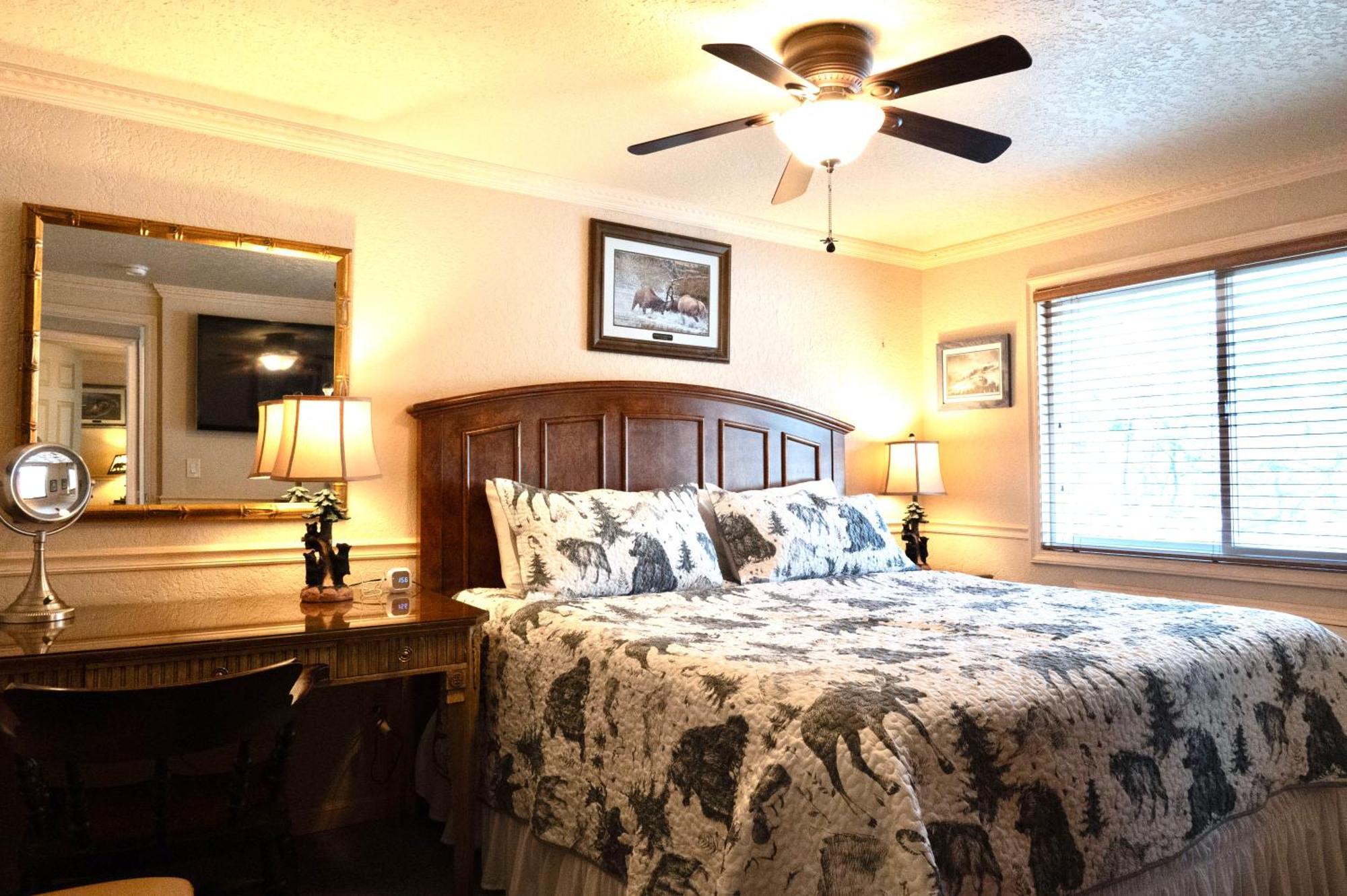 Yellowstone Gateway Inn Гардинър Екстериор снимка